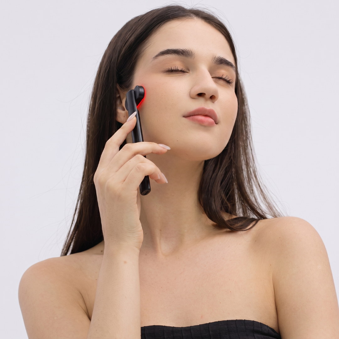 4-in-1 Eye & Face Wand — LED, EMS, Heat & Microvibration